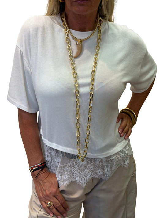 Camiseta con blonda asimétrica