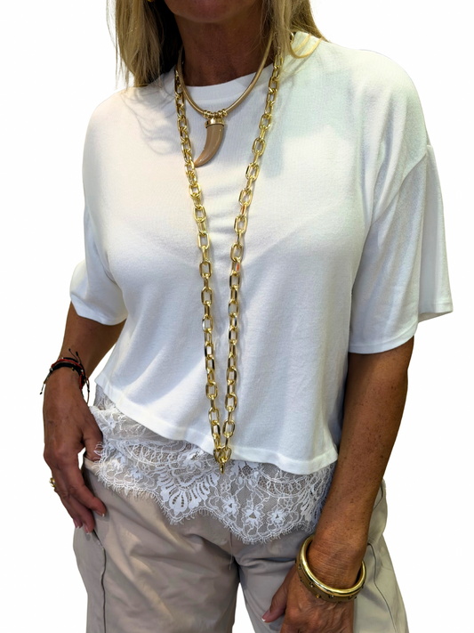 Camiseta con blonda asimétrica